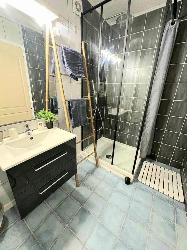 La Du Menhir Lodge Bize-Minervois